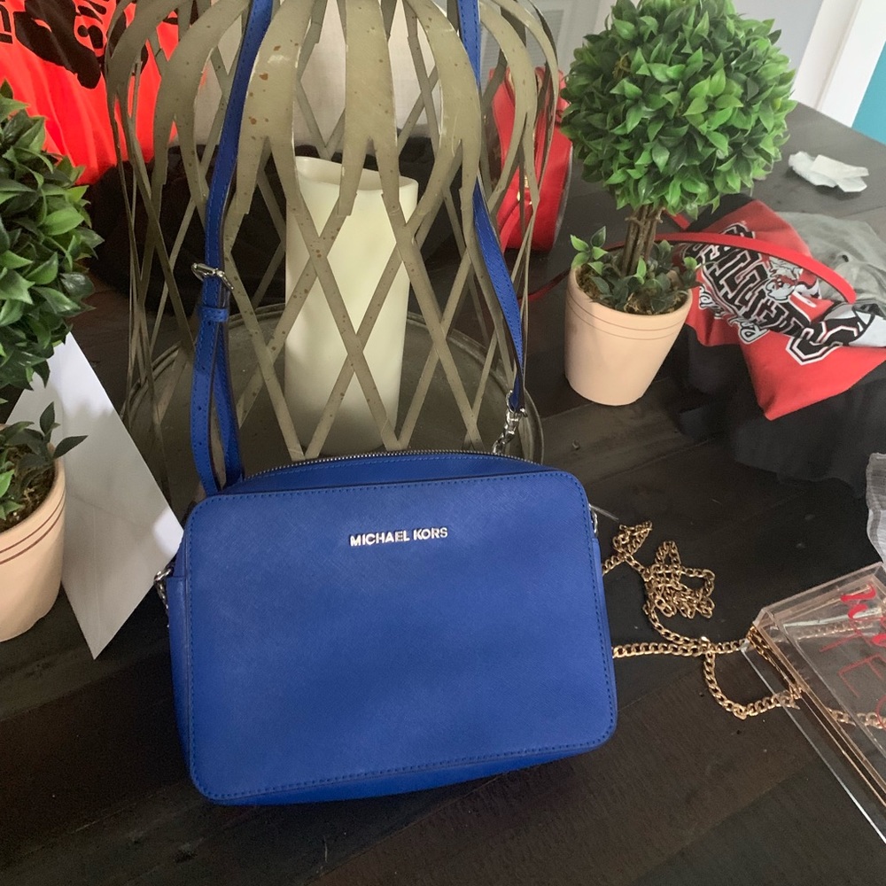 Michael kors cross body